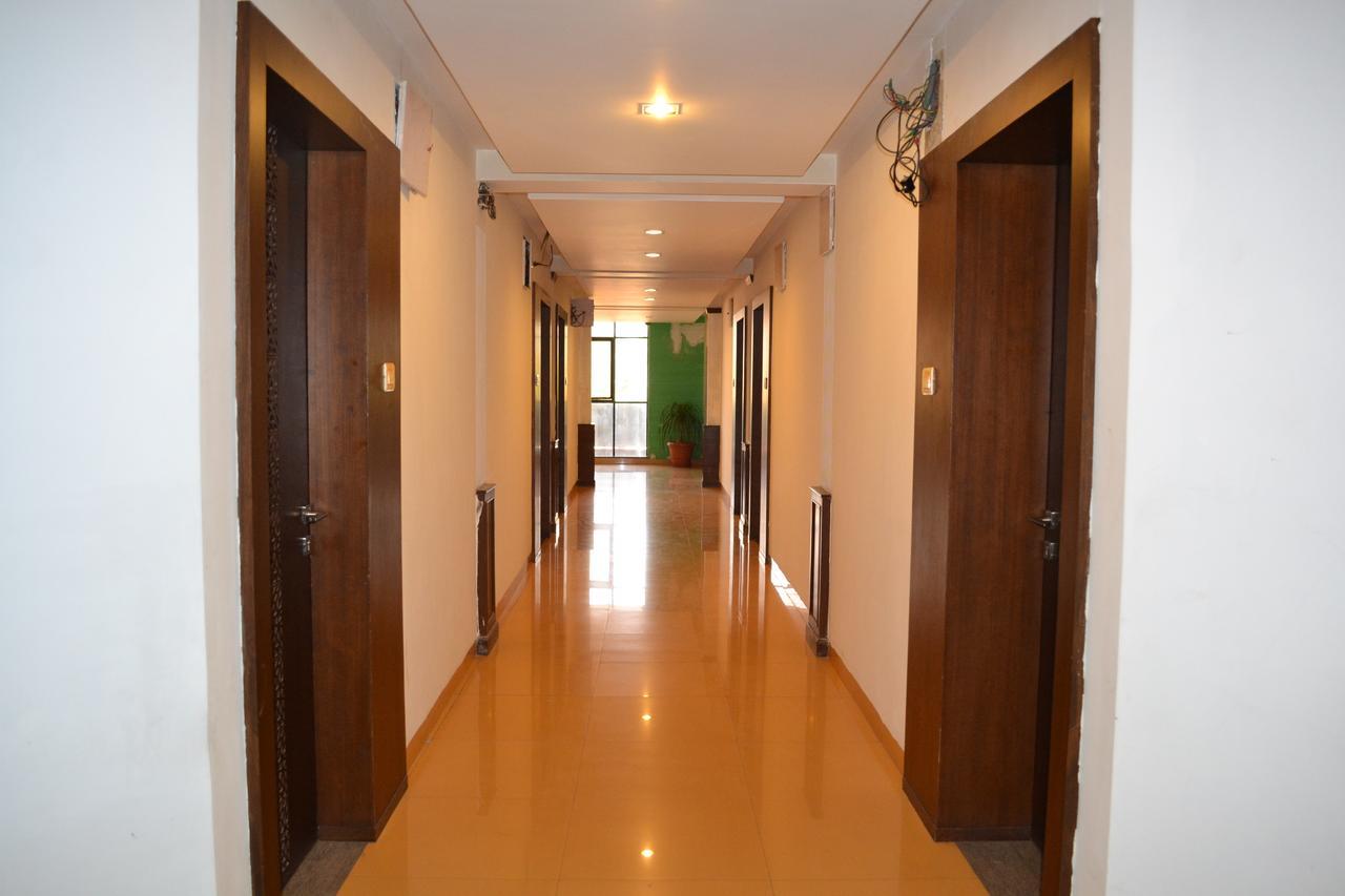 Hotel Ashish International Bhilai Exteriör bild